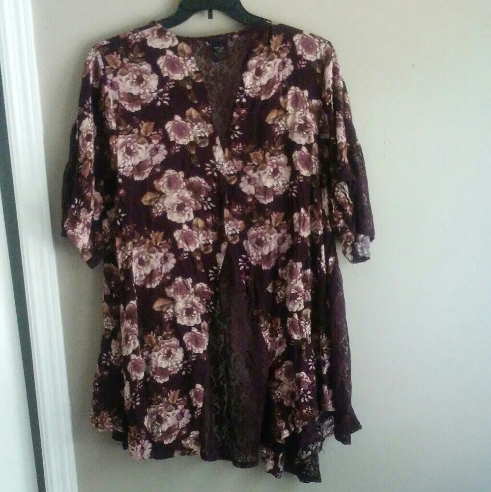 Floral pullover - Picture 2 of 3